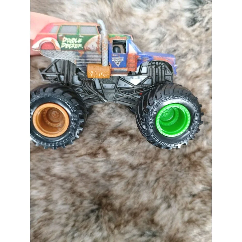 Hot Wheels Monster Truck‎ Double Decker Die-Cast Vehicle Multicolor 1:64 Scale